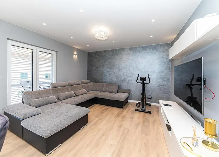 4 Bedroom Awesome In Stobrec アパート スプリト