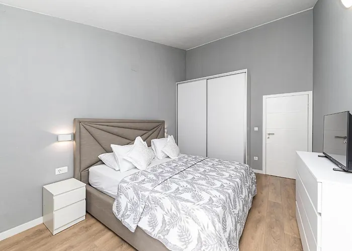 4 Bedroom Awesome In Stobrec 스플리트